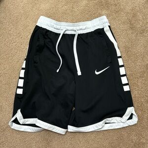 Nike ⭐️ Mesh Black Shorts - Size S (Small Blemish)